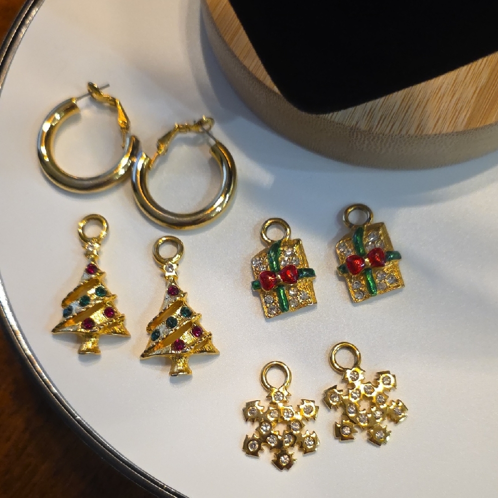 Gold Christmas Charm Earrings Set